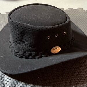 Black Aussie Chill Golf Hat